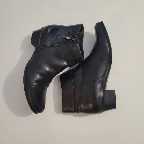 Spring Step "Stockholm" Black Leather Ankle Boots - Picture 4 of 8